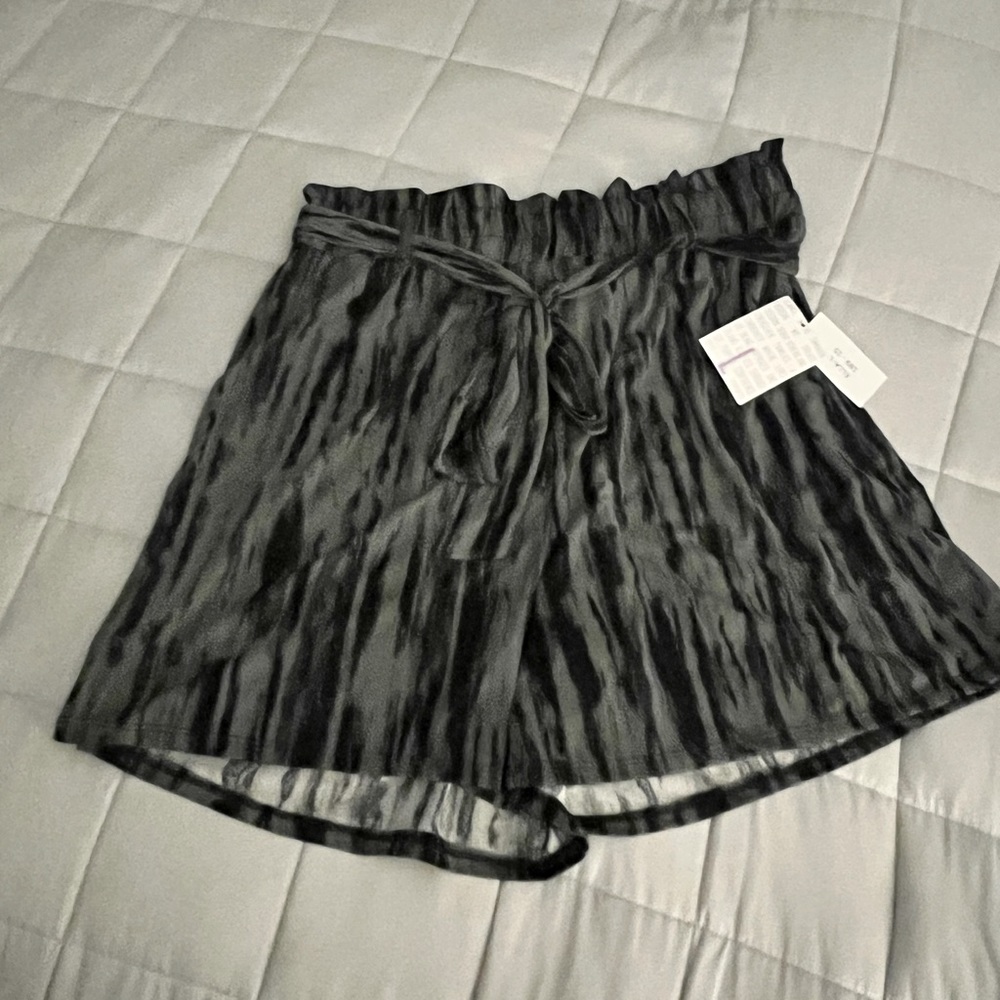 Lularoe Ella shorts